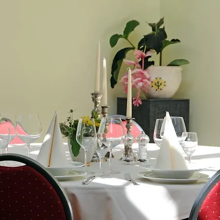 Hotel Landgasthof Zum Schwarzen Adler 3*