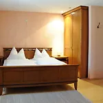 Hotel Landgasthof Zum Schwarzen Adler 3*