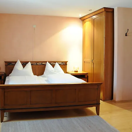 Hotel Landgasthof Zum Schwarzen Adler 3*