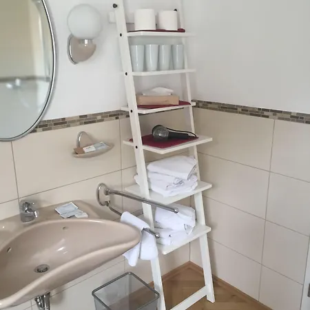 Hotel Landgasthof Zum Schwarzen Adler 3*