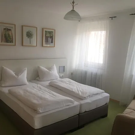 Landgasthof Zum Schwarzen Adler Hotel 3*
